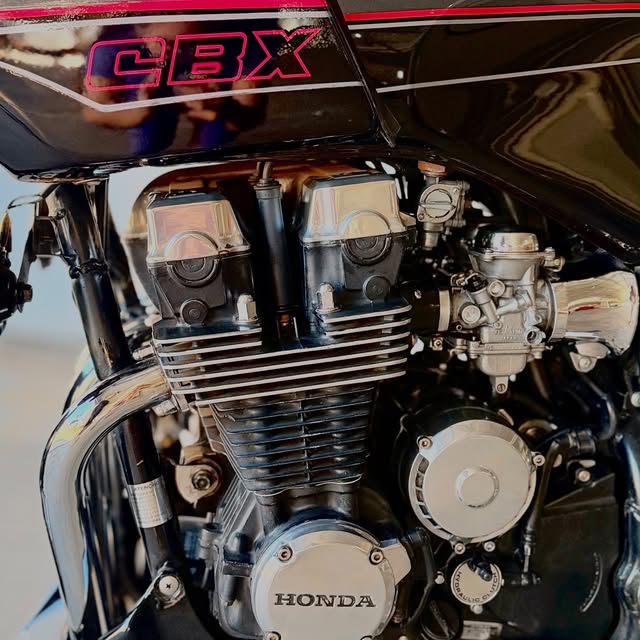 HONDA CBX 750 - Imagem 7