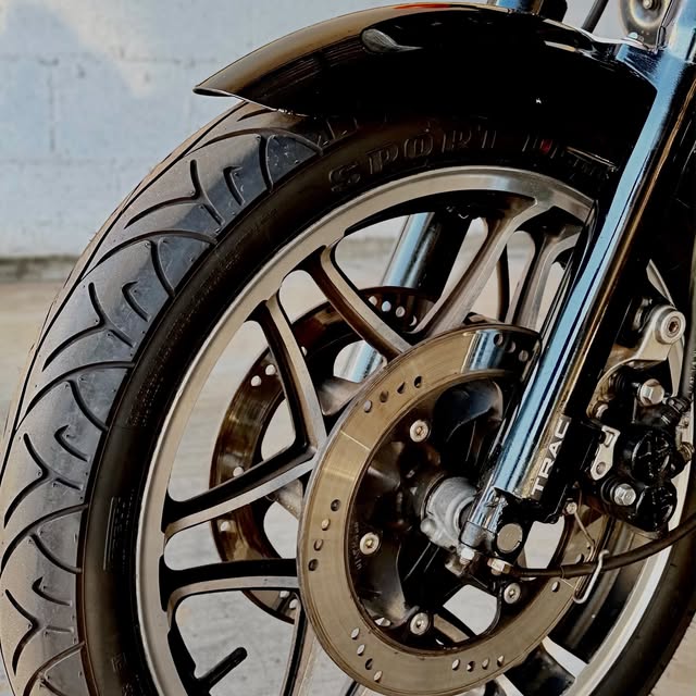 HONDA CBX 750 - Imagem 10