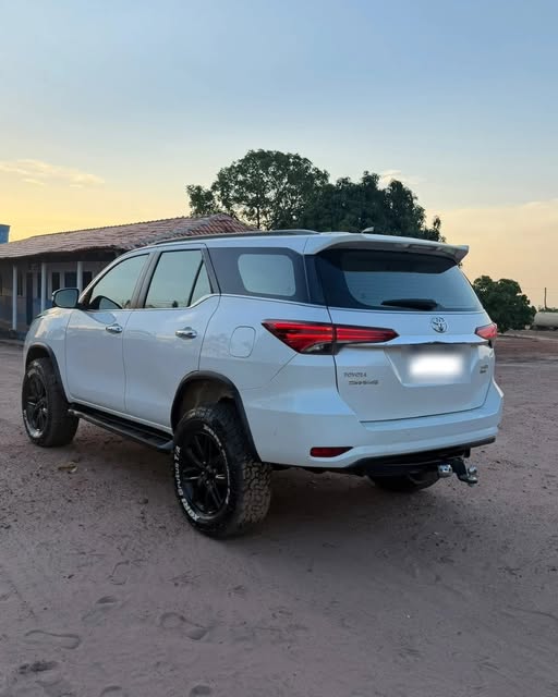 TOYOTA HILUX SRX - Imagem 5