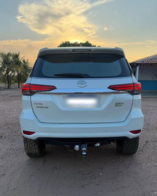 TOYOTA HILUX SRX - Imagem 6