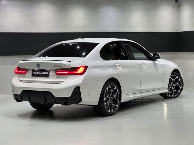 BMW 330E M SPORT - Imagem 3