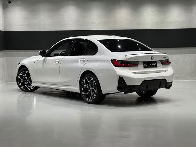 BMW 330E M SPORT - Imagem 4