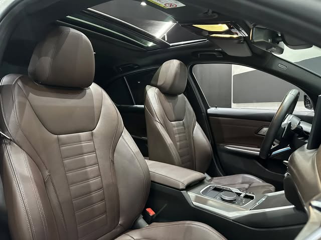 BMW 330E M SPORT - Imagem 5