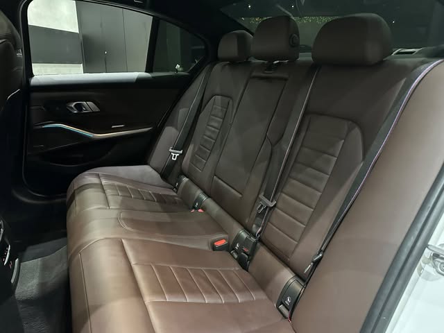 BMW 330E M SPORT - Imagem 6