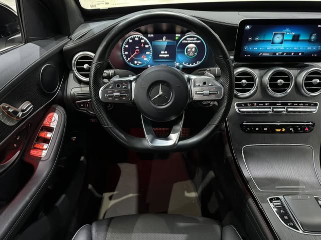MERCEDES-BENZ GLC 300 2.0 CGI GASOLINA COUPÉ 4MATIC 9G-TRONIC - Imagem 6