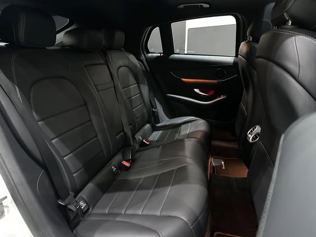 MERCEDES-BENZ GLC 300 2.0 CGI GASOLINA COUPÉ 4MATIC 9G-TRONIC - Imagem 8