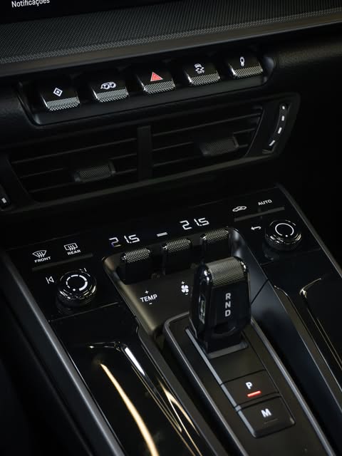 PORSCHE 911 CARRERA 992.2 - Imagem 13
