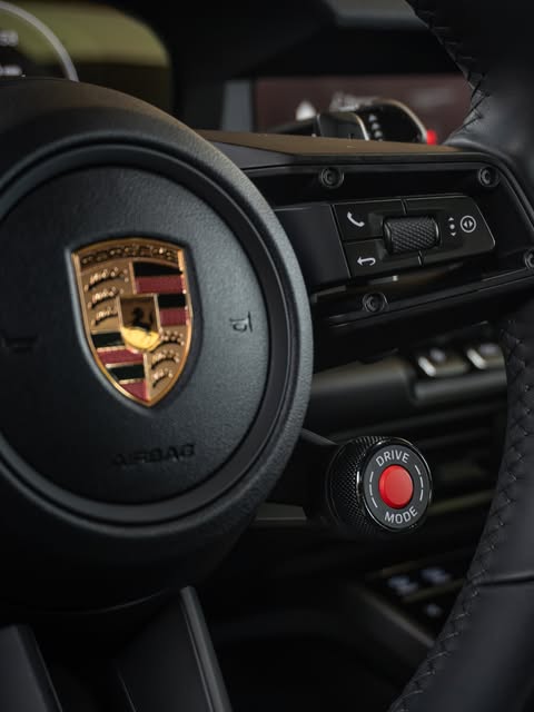 PORSCHE 911 CARRERA 992.2 - Imagem 3