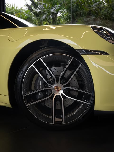 PORSCHE 911 CARRERA 992.2 - Imagem 8