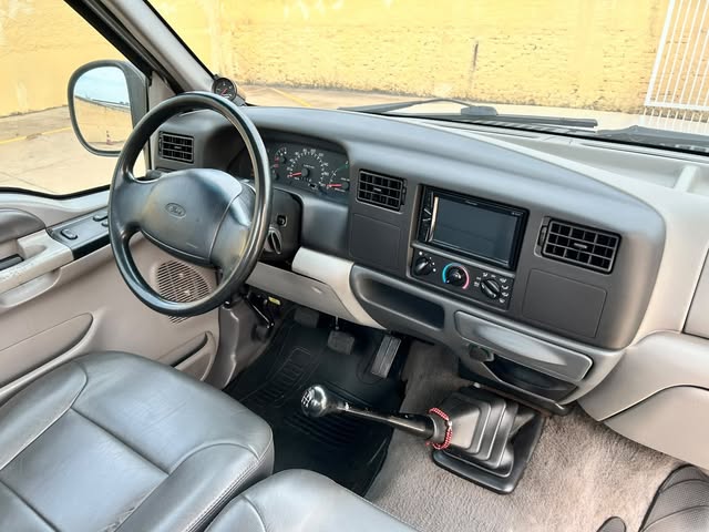 FORD F-250 XLT-L - Imagem 6
