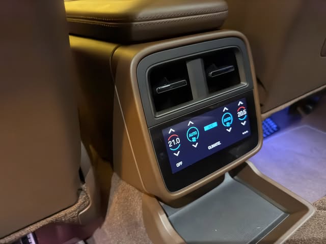 PORSCHE TAYCAN 4 CROSS TURISMO - Imagem 11