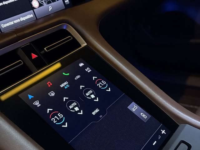 PORSCHE TAYCAN 4 CROSS TURISMO - Imagem 12