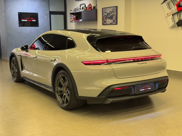 PORSCHE TAYCAN 4 CROSS TURISMO - Imagem 4