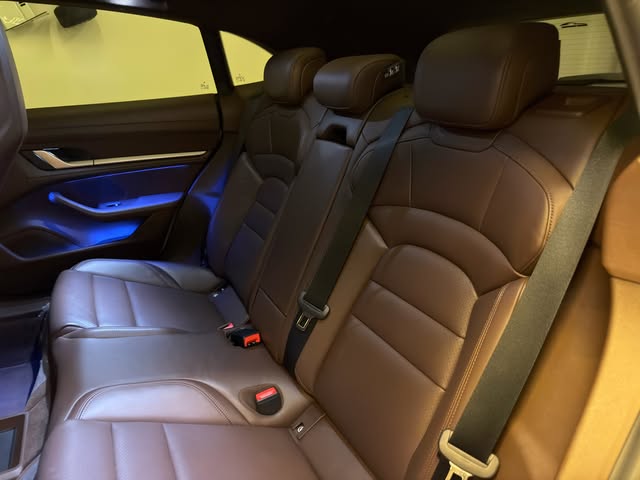 PORSCHE TAYCAN 4 CROSS TURISMO - Imagem 8
