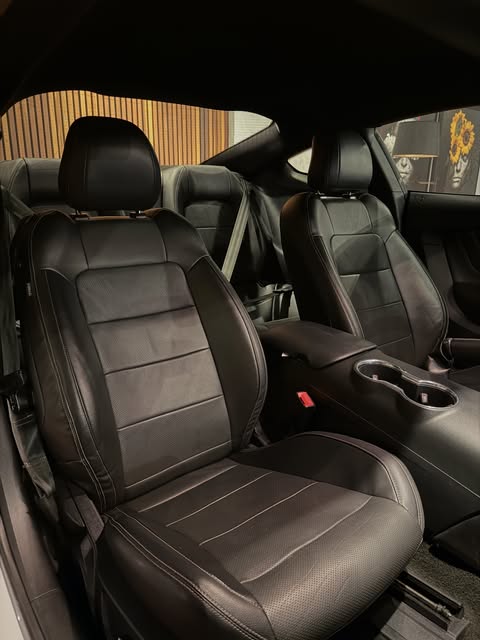 FORD MUSTANG GT PREMIUM - Imagem 11