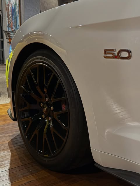 FORD MUSTANG GT PREMIUM - Imagem 19