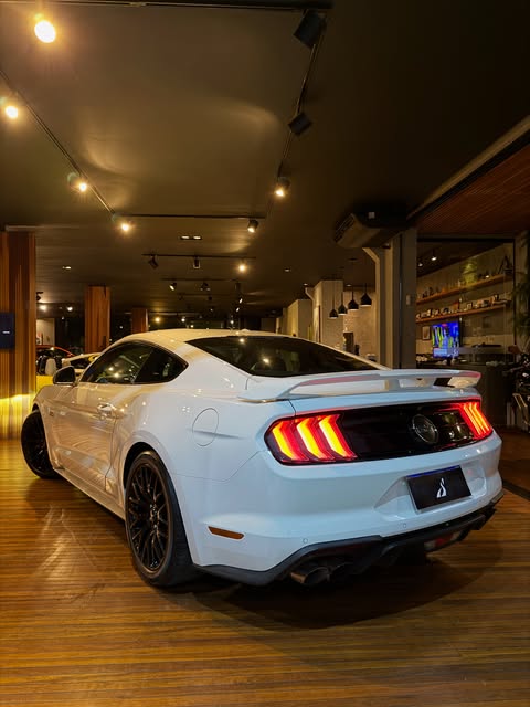 FORD MUSTANG GT PREMIUM - Imagem 3