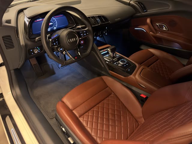AUDI R8 V10 - Imagem 13