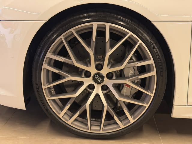 AUDI R8 V10 - Imagem 14