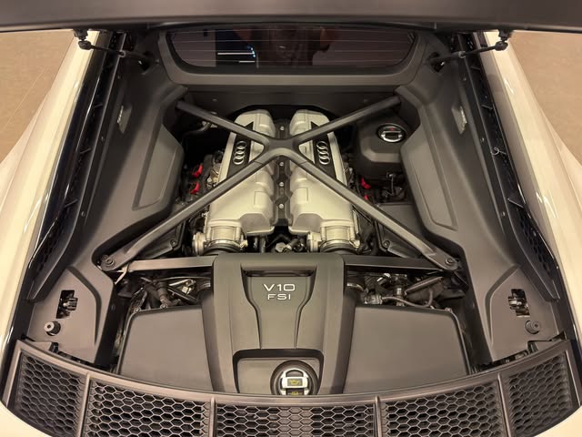 AUDI R8 V10 - Imagem 17