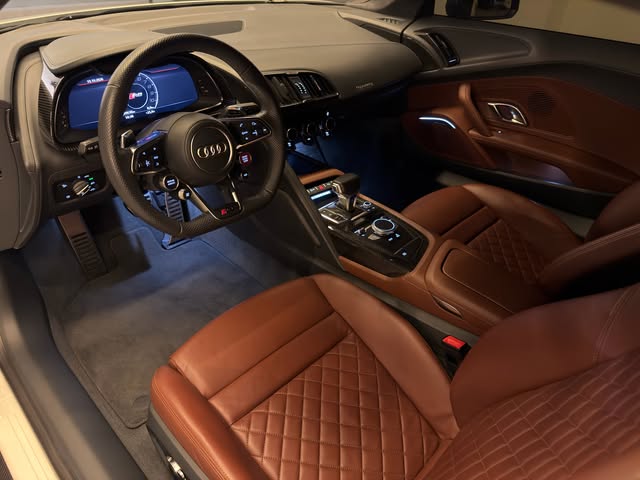 AUDI R8 V10 - Imagem 8