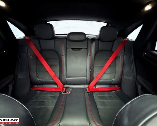 PORSCHE MACAN GTS - Imagem 4