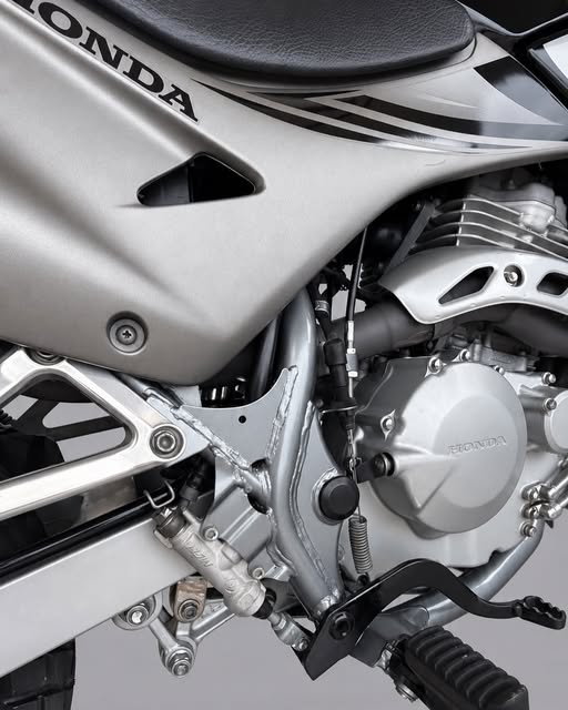 HONDA NX 400 - Imagem 5