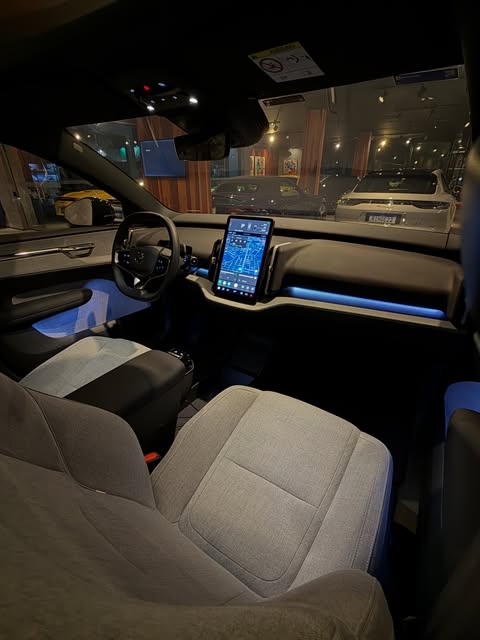 VOLVO EX30 - Imagem 13