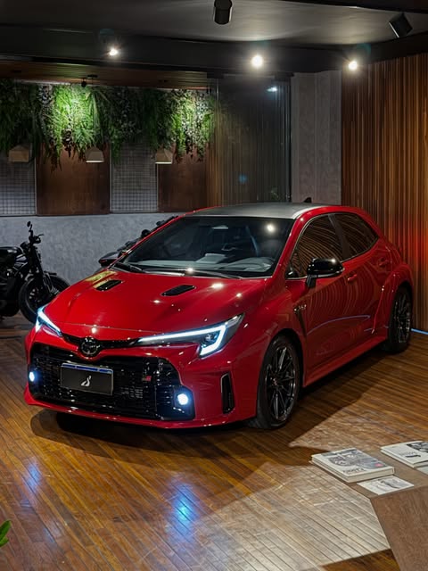 TOYOTA COROLLA GR CIRCUIT - Imagem 1